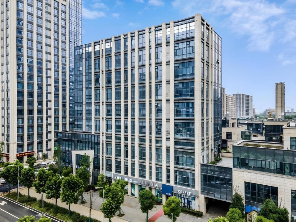 Lavande Hotel Wuhan Optics Valley Technology Exhibition Center Hotel in Wuhan