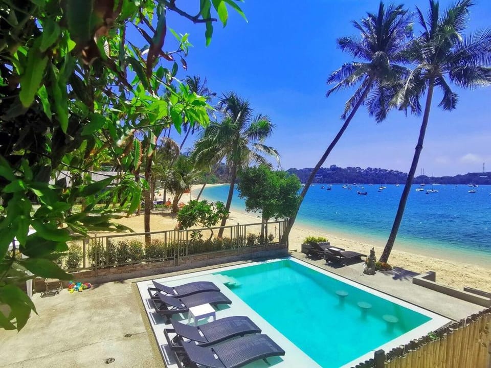 Oceanview Studio - Infinity Pool Beachfront Villa Apartment in Wichit