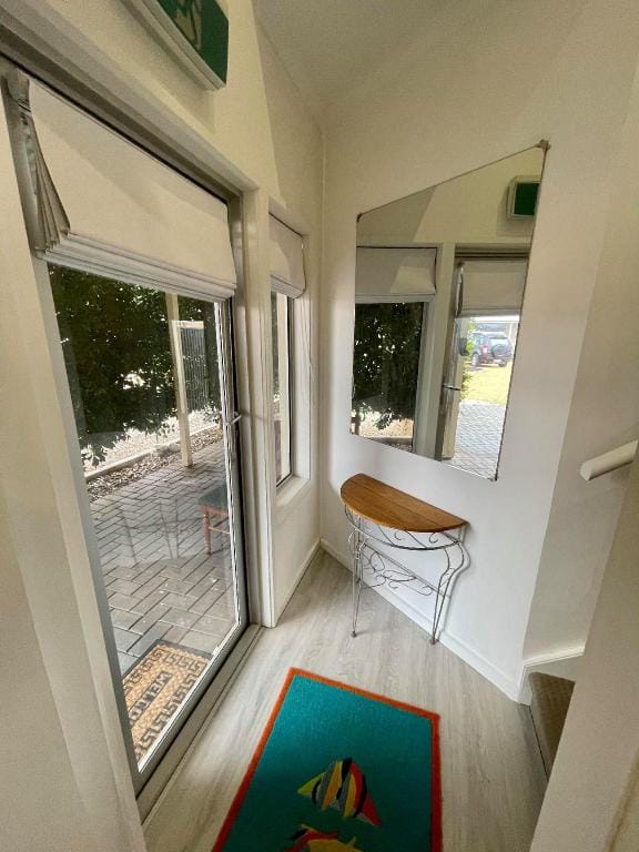 Gawler Townhouse 1 Bedroom John Lennon Room Apartment in Gawler