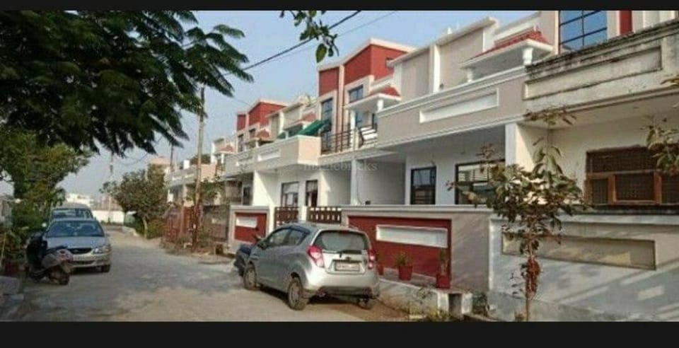 Homestay in pollution-free vicinity(Huge discount) Villa in Agra