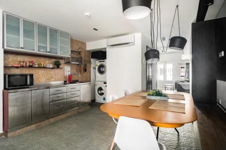 Family Exec Suite, RumahKu Georgetown 家庭行政套房 Vacation rental in George Town