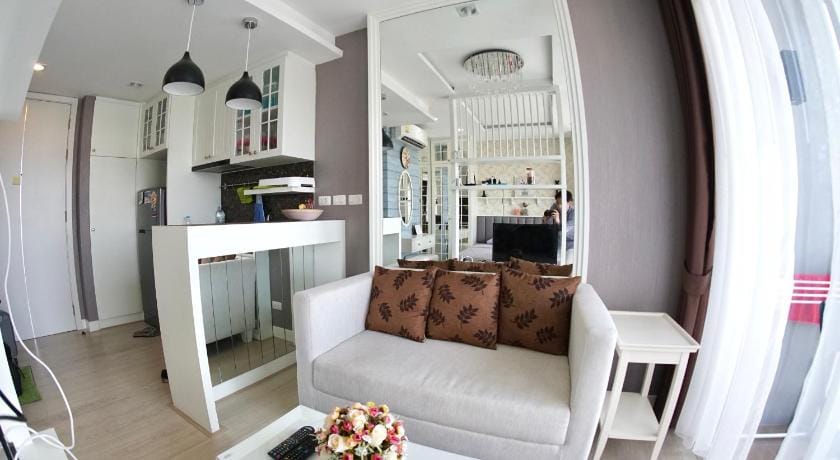 The Patio @BANGSAEN - High Floor Sea View Retreat Apartment in Chon Buri Changwat