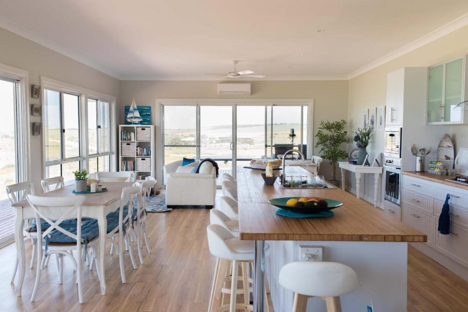Romantic Getaway with Stunning Views Vacation rental in South Australia