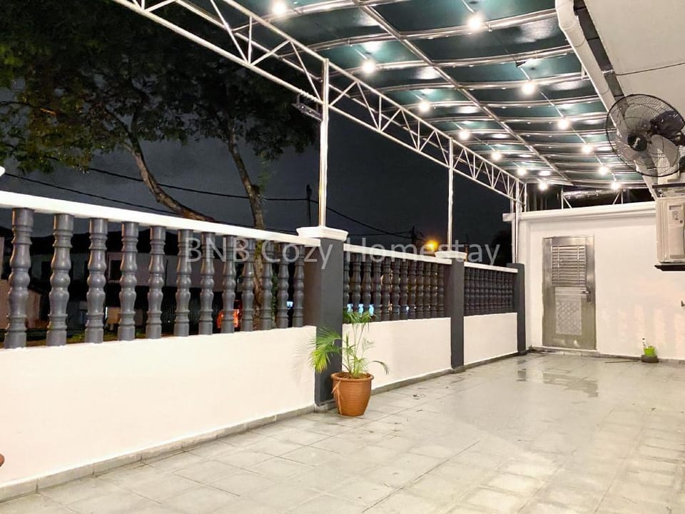 BNB Cozy Homestay @ Bdr Country Homes (Corner Hse) Vacation rental in Selangor, Malaysia