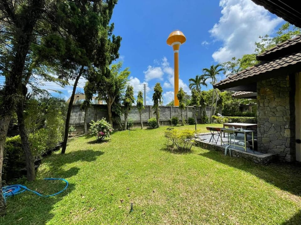 F16 Rock Garden Beach Resort Rayong Vacation rental in Chon Buri Changwat
