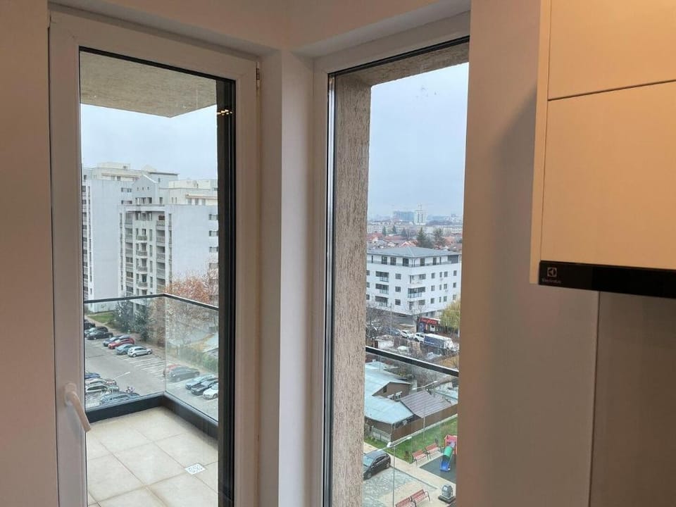 Stylish Westpark 2 Residence Lake View W8 Apartment in Bucharest
