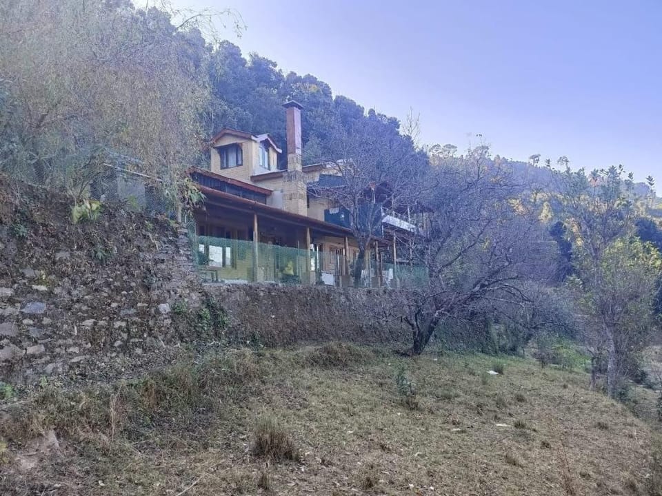 Kumaon Estate: A Paradise for Birdwatchers Vacation rental in Uttarakhand
