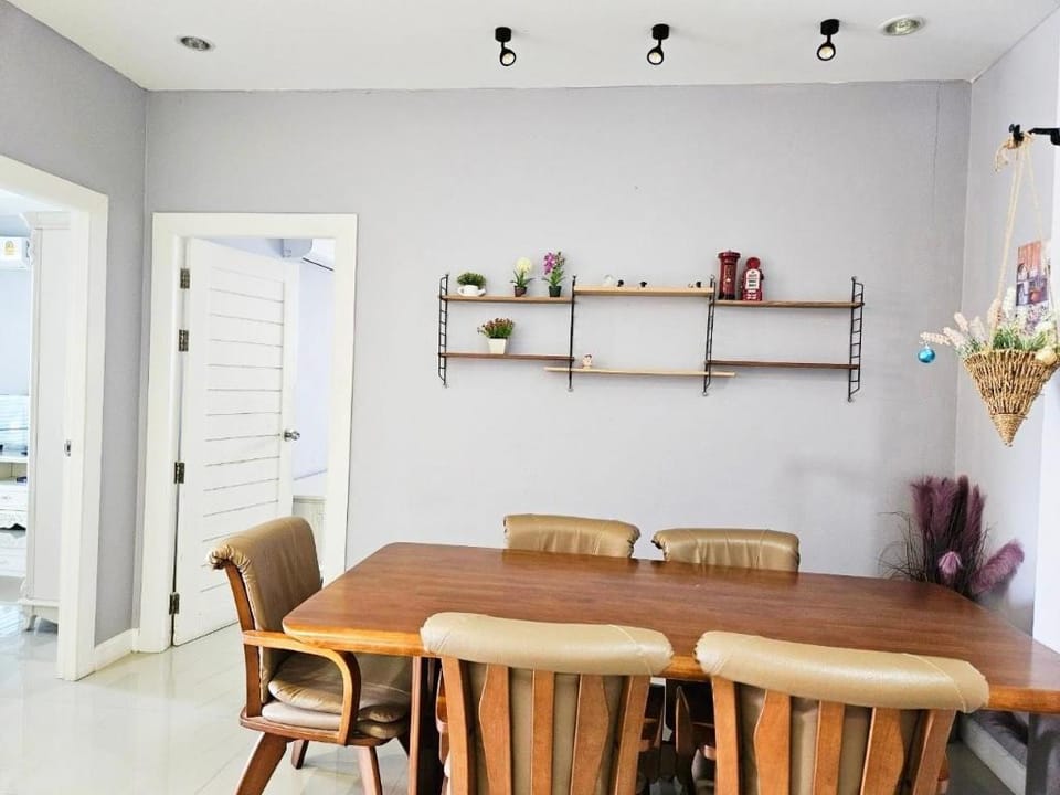 Pool Table House Huahin 4 Bedroom Near Makco 7-11  Vacation rental in Hua Hin District