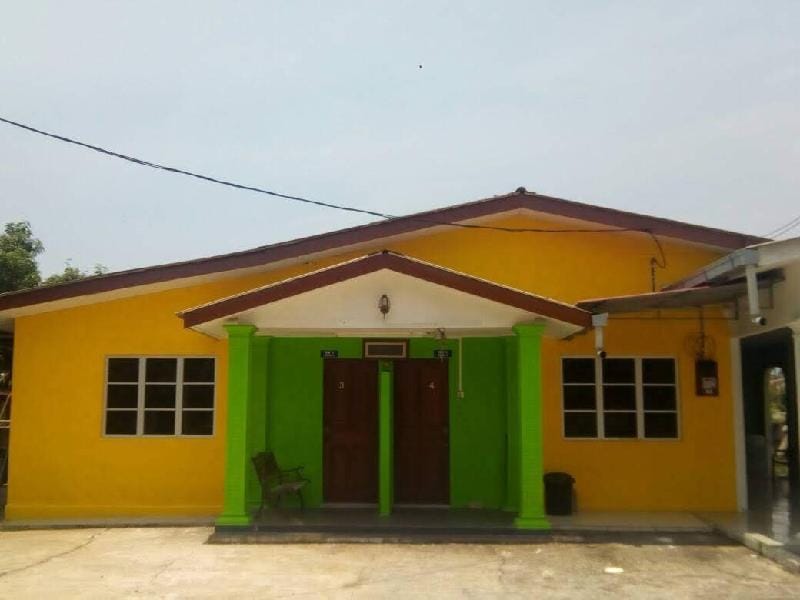 Ummi chalet b4 Vacation rental in Terengganu, Malaysia