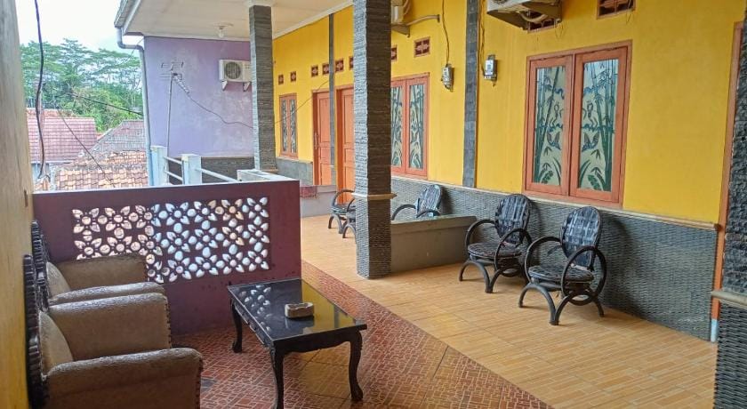 Griya Euis dan Aisha Syariah Hotel in Indonesia