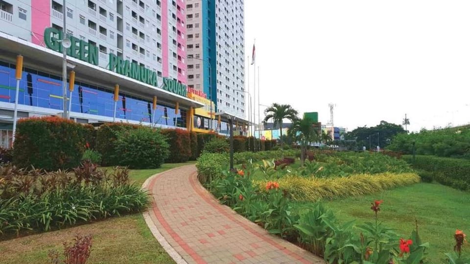 DEA ROOMS Green Pramuka City Hotel in Jakarta