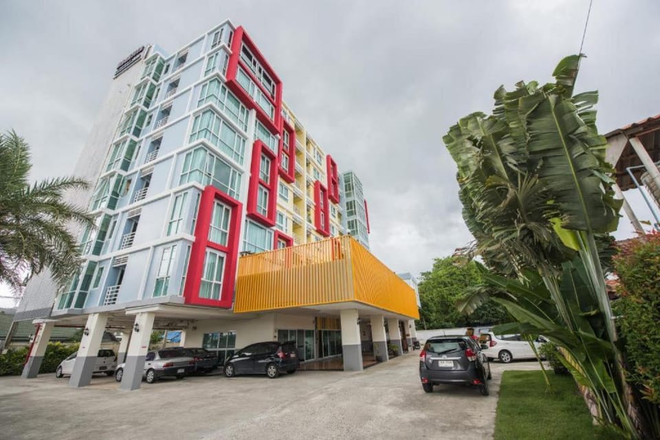 Backpacker Street Airport Place Apartment in Mai Khao