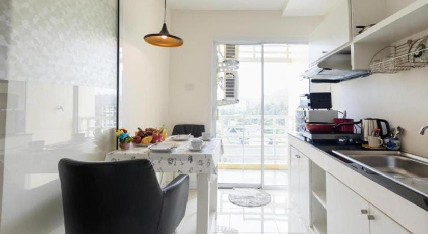Backpacker Street Airport Place Apartment in Mai Khao