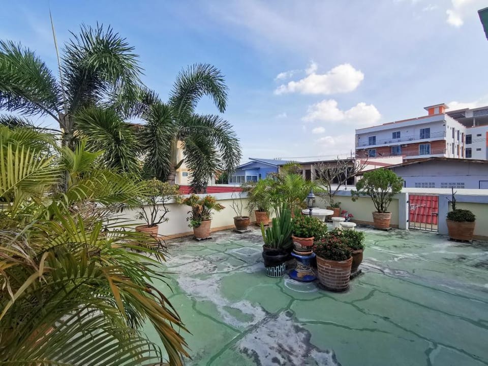 Samiya Guesthouse Hotel in Chon Buri Changwat