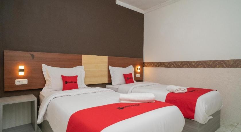 RedDoorz Syariah near Kota Cinema Mall Jatiasih Hotel in Jakarta