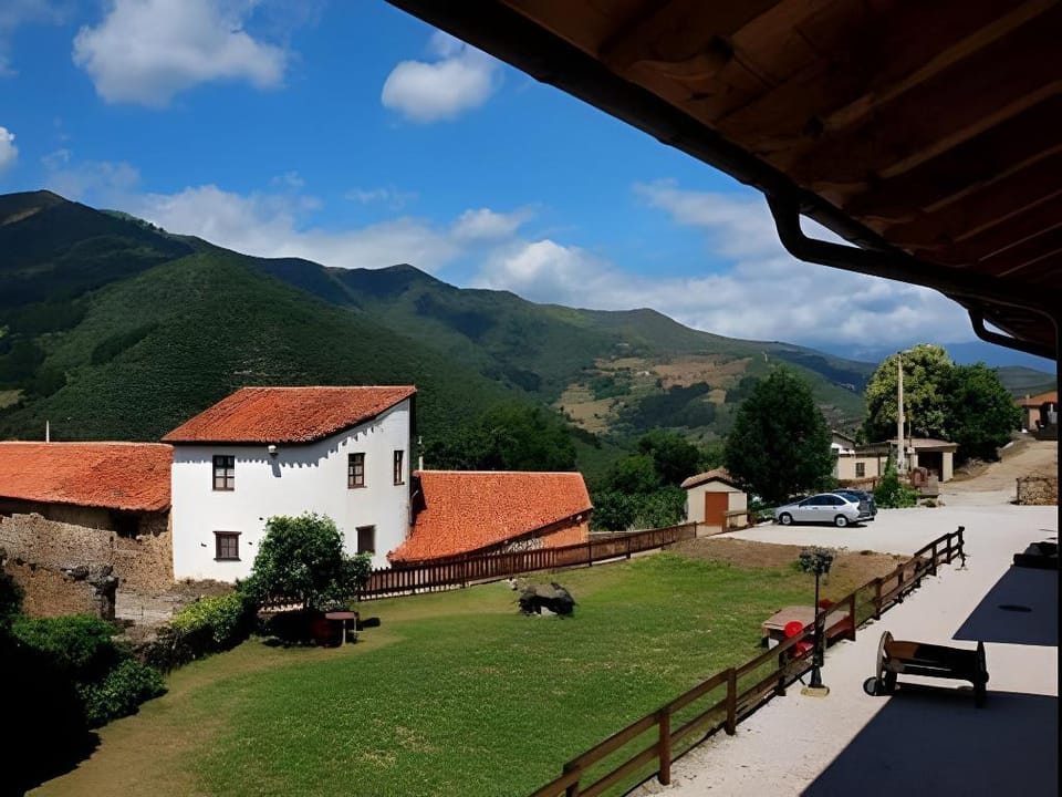 Viviendas rurales Los Llares Country House in Cantabria