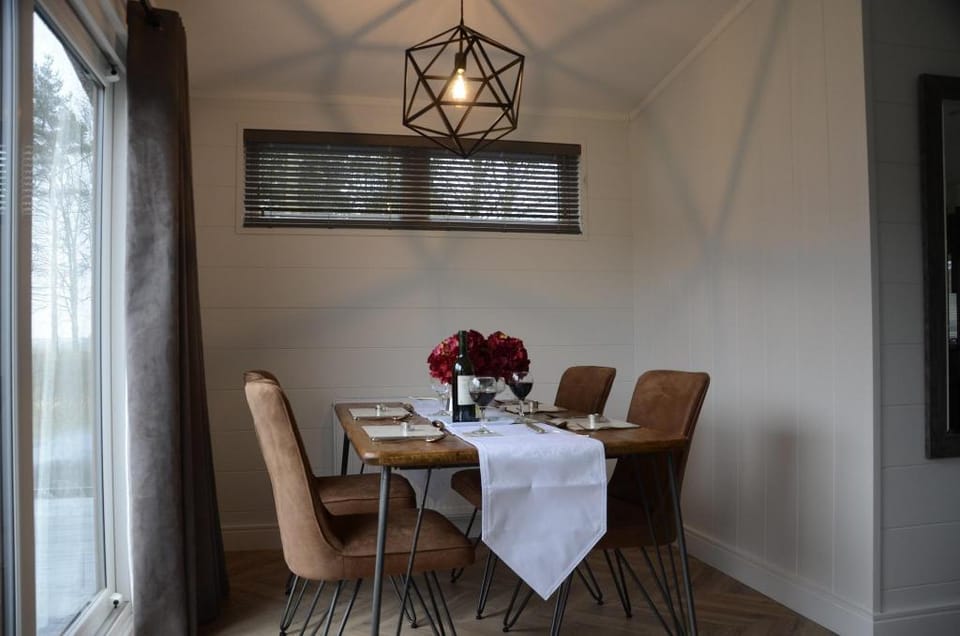 Hollicarrs - Honeycomb Lodge Hotel in Selby