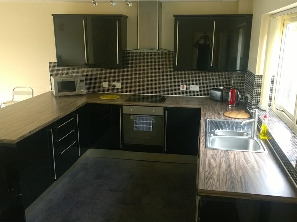 Your Travel Stop Craggside Apartment in Sheffield