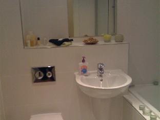 Apple House Guesthouse Heathrow Airport Bed and Breakfast in London Borough of Hounslow