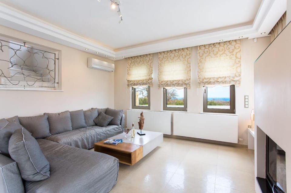 Full Privacy VIlla next to Rethymno city & beach Villa in Crete