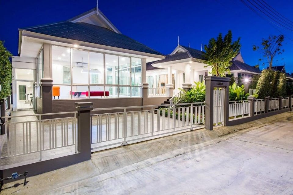 Hin Lek Fai Villas Villa in Hua Hin District