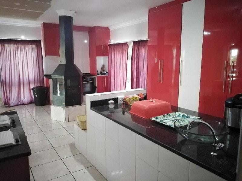 Royal Walls Chateau Vacation rental in Gauteng