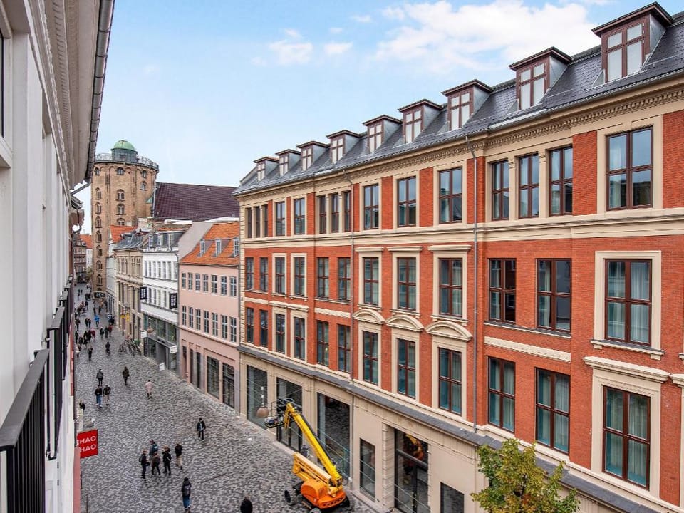 Gorgeous and Bright Centrally Located Four-bedroom Apartment Apartment in Copenhagen