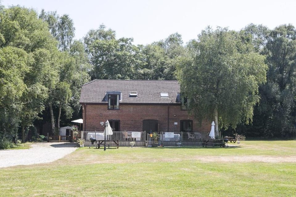 Terraced house, BBQ. Pet Friendly. Lulworth Mews Vacation rental in Wool