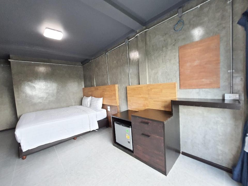 Billions loft Inn - Suk Sawat 14 Apartment in Bangkok