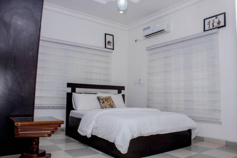 Cozy 3 bedroom flat at 7 Utomi Aire street, Lekki Apartment in Lagos