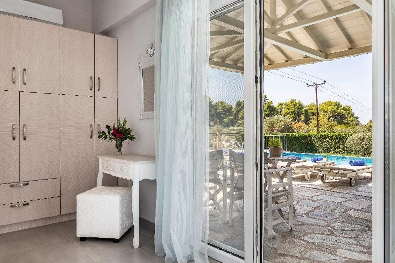 Villa Aelia  by Kardous Villa in Sporades, Greece