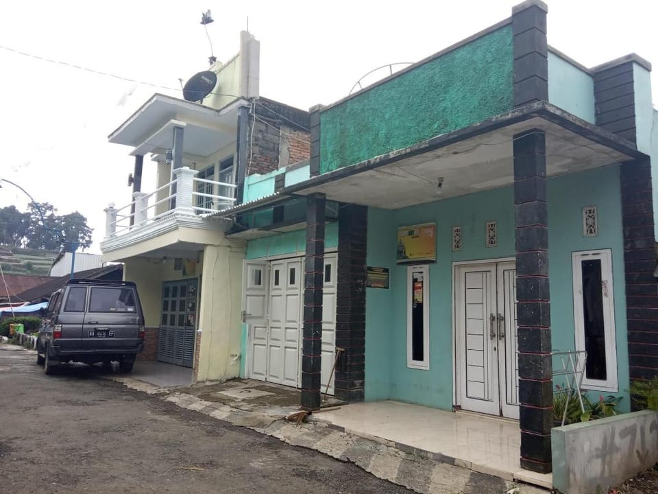HOMESTAY QONITA SYARIAH Vacation rental in Indonesia