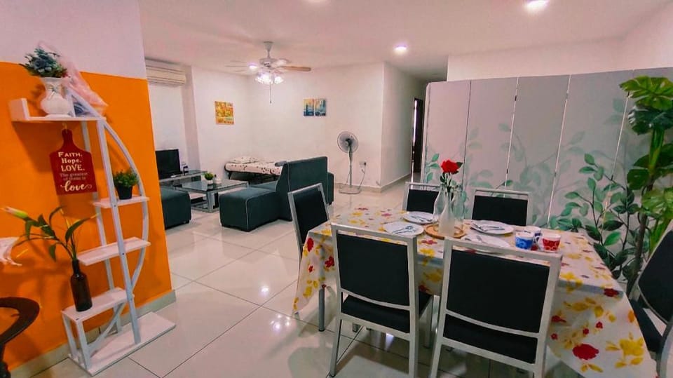 B1706 Ksl Apt 2R12P 1min go Ksl City Mall near CIQ Apartment in Johor Bahru