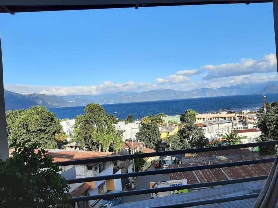 Jair's Lake Room, San Pedro la laguna. Apartment in Sololá Department