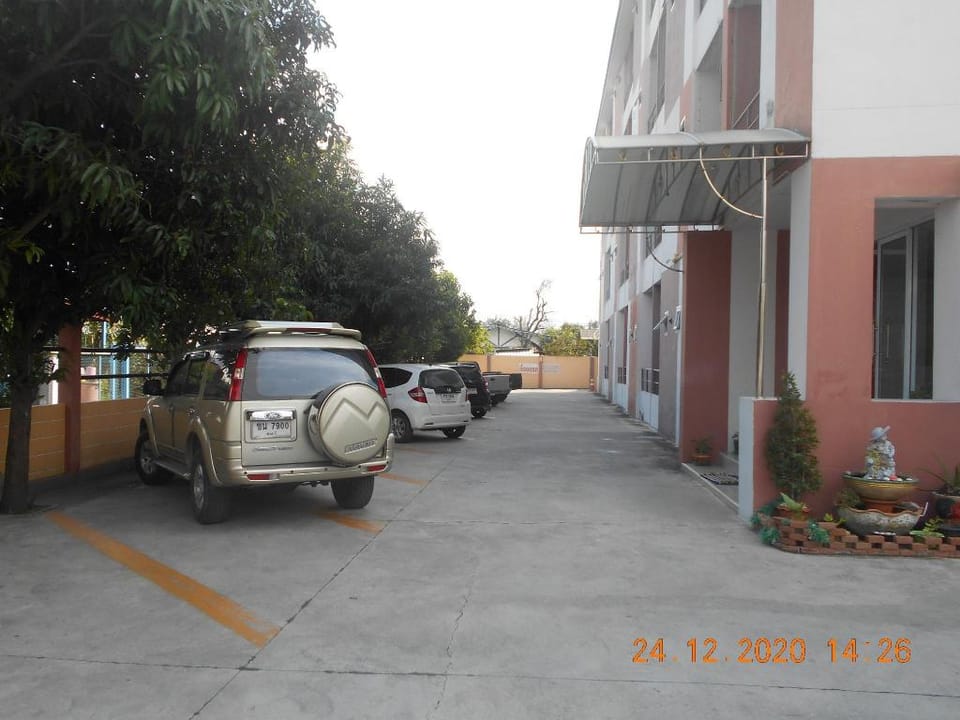 Purada Mansion Bangsaen Apartment in Chon Buri Changwat