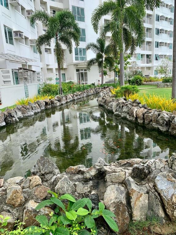 Anuva Condominium with Netflix Vacation rental in Muntinlupa