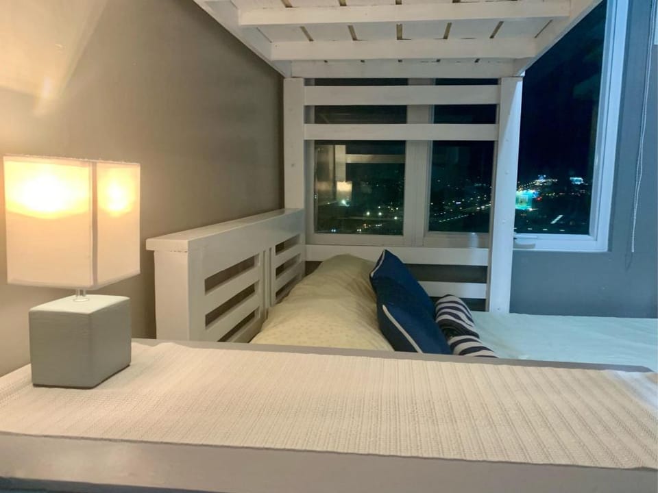 Anuva Condominium with Netflix Vacation rental in Muntinlupa