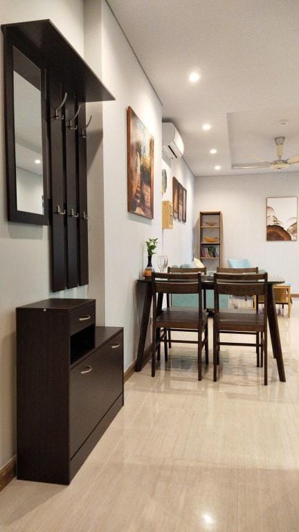 A stunning Bay view 1-bedroom apartment in Ha Long Apartment in Laos