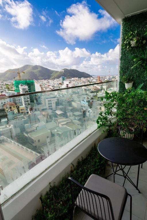 Căn hộ Studio ban công view biển TMS (Golden Wave) Apartment in Vietnam
