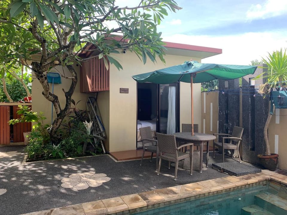Cozy Palm Hotel in Bali