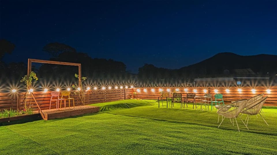 Namhae Dangdangi Dog Pension Blue Bed and Breakfast in South Korea