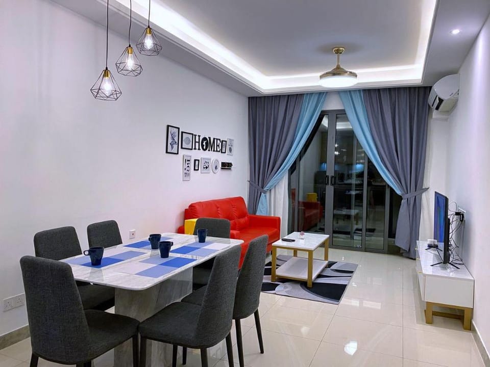 Luxurious Seaview 2B @ R&F Mall by SC Homestay Apartment in Johor Bahru