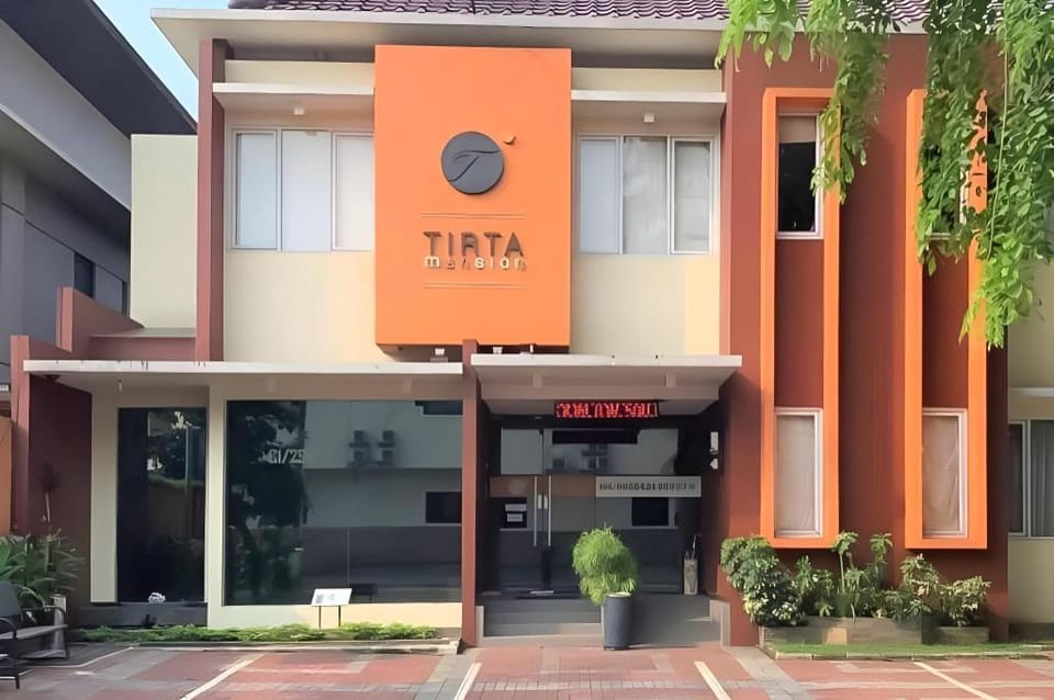 Tirta Mansion Lippo Karawaci Mitra RedDoorz Hotel in West Java