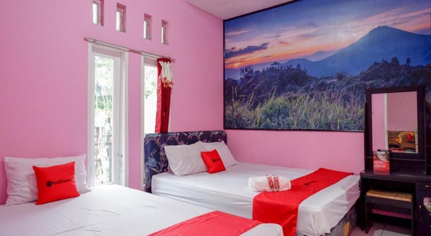 RedDoorz Syariah near Telaga Warna Dieng Vacation rental in Indonesia