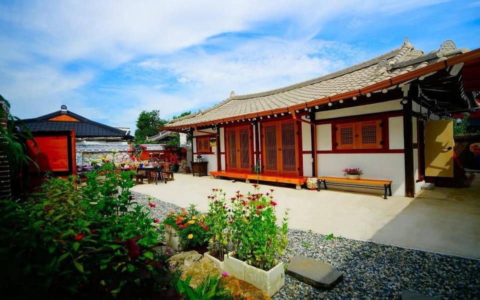 Jeonju Gimmyeongok Kimchi Sukbak Chaehumgwan Bed and Breakfast in South Korea
