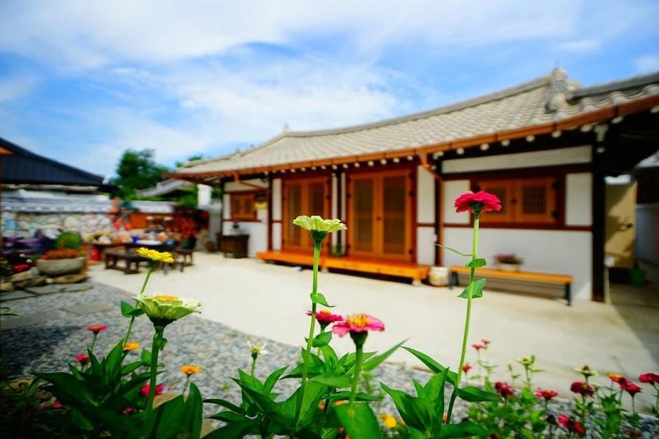 Jeonju Gimmyeongok Kimchi Sukbak Chaehumgwan Bed and Breakfast in South Korea