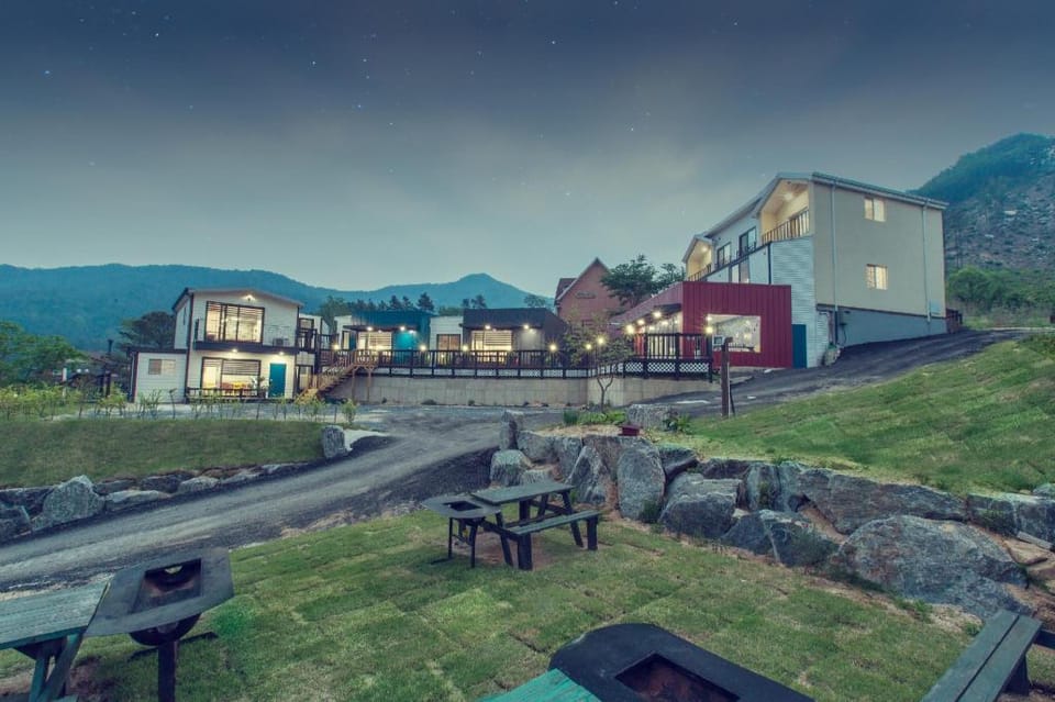 poceon rabiaenrojeu pensyeon Bed and Breakfast in Gyeonggi-do
