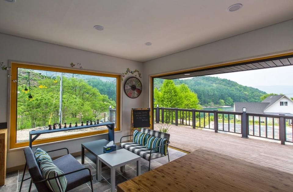 poceon rabiaenrojeu pensyeon Bed and Breakfast in Gyeonggi-do