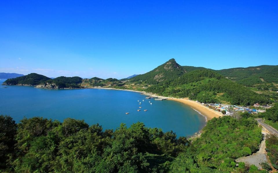 namhae elnidonamhae rijoteu Bed and Breakfast in South Korea