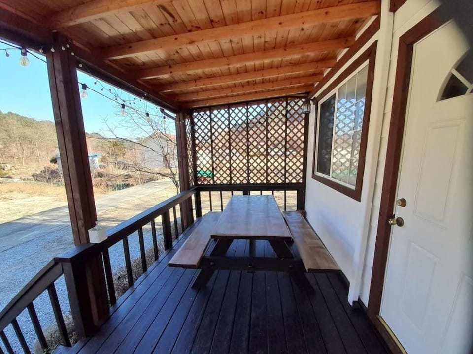 gangreung ijeumireu pensyeon Bed and Breakfast in South Korea